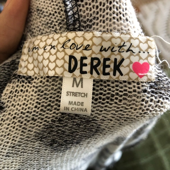 Adorable grey and white yellow patterned cardigan w/hood - Picture 3 of 12